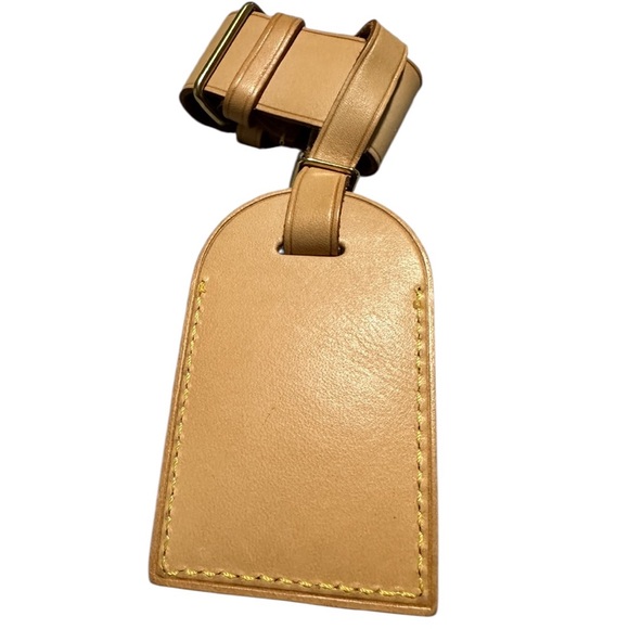 Louis Vuitton Beige Leather Key Holder - Picture 2 of 2